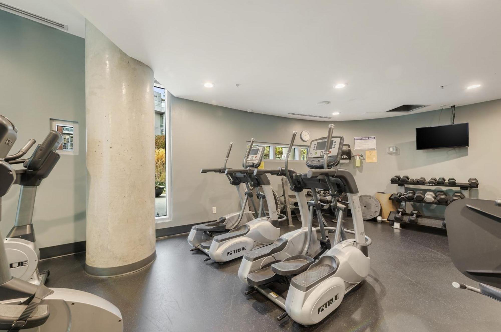 Lovely One-Bedroom Apartment With Pool, Hot Tub, And Gym In The Heart Of Downtown, Skytrain 3Min Away Vancouver Dış mekan fotoğraf
