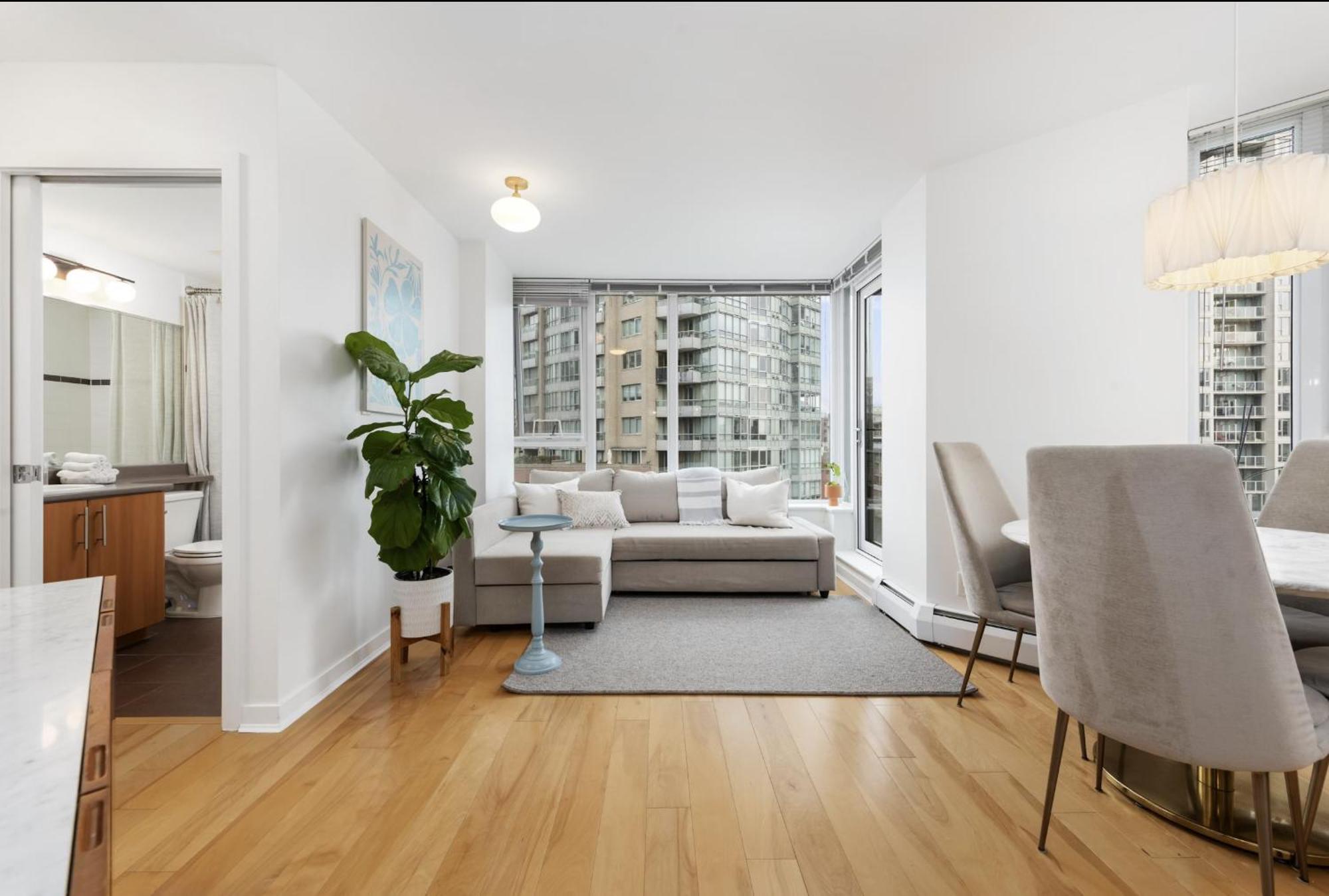Lovely One-Bedroom Apartment With Pool, Hot Tub, And Gym In The Heart Of Downtown, Skytrain 3Min Away Vancouver Dış mekan fotoğraf