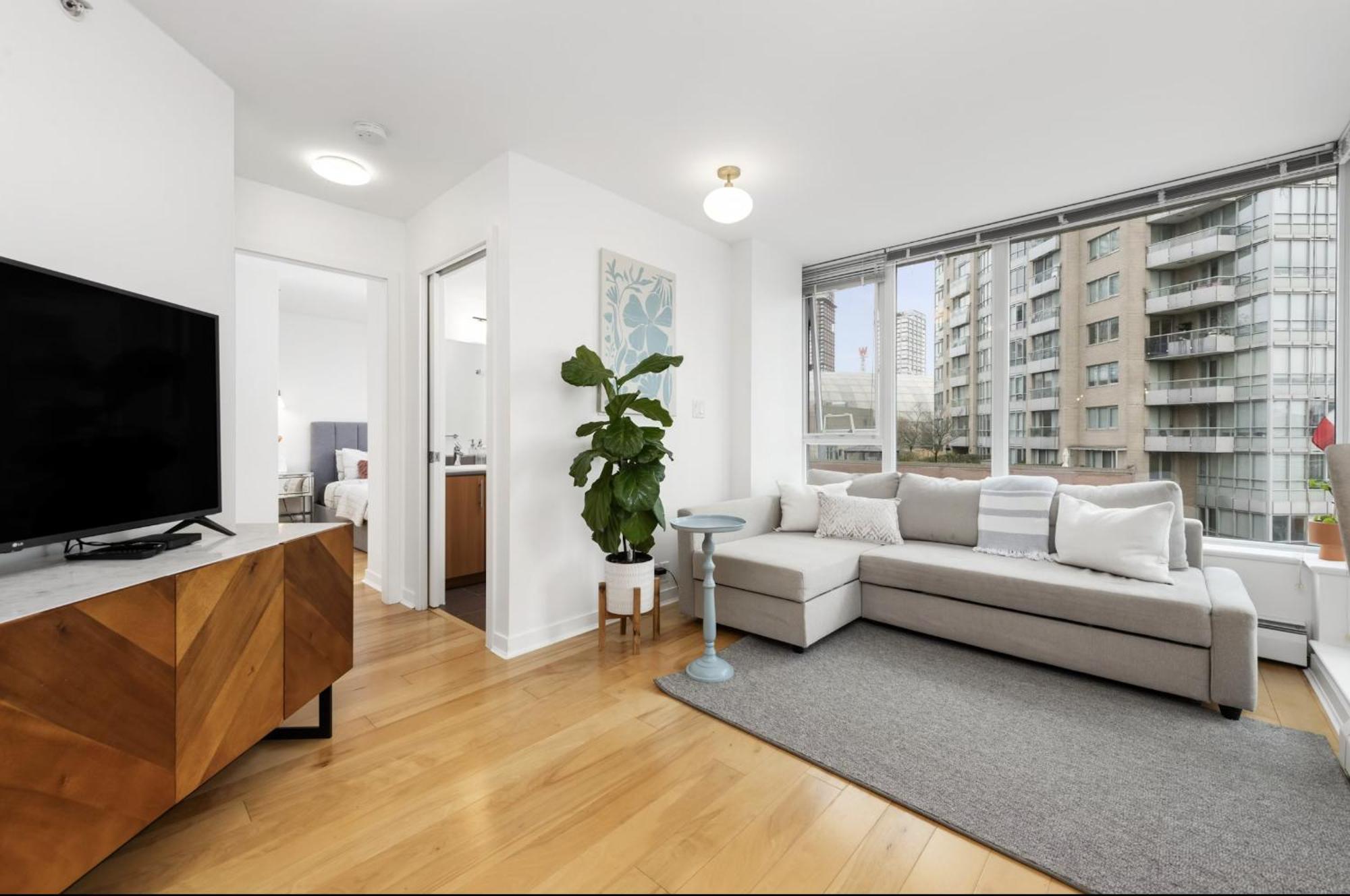 Lovely One-Bedroom Apartment With Pool, Hot Tub, And Gym In The Heart Of Downtown, Skytrain 3Min Away Vancouver Dış mekan fotoğraf