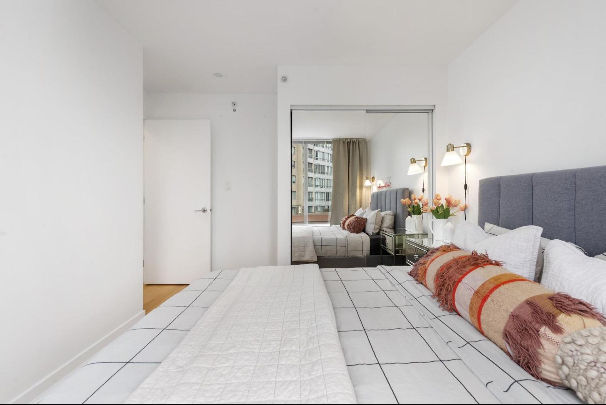 Lovely One-Bedroom Apartment With Pool, Hot Tub, And Gym In The Heart Of Downtown, Skytrain 3Min Away Vancouver Dış mekan fotoğraf