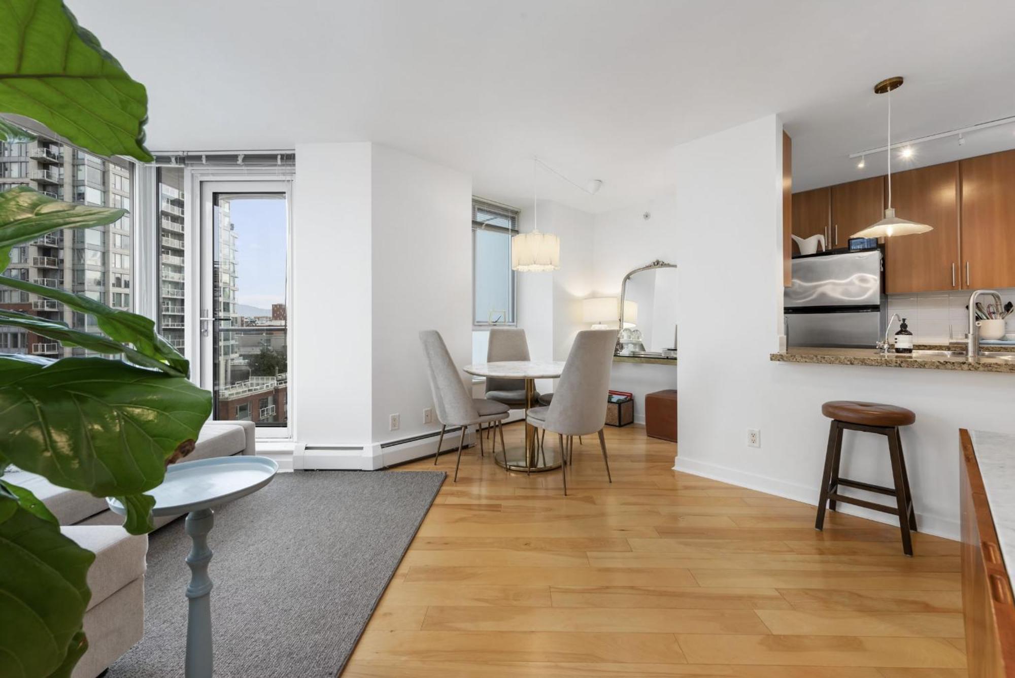 Lovely One-Bedroom Apartment With Pool, Hot Tub, And Gym In The Heart Of Downtown, Skytrain 3Min Away Vancouver Dış mekan fotoğraf